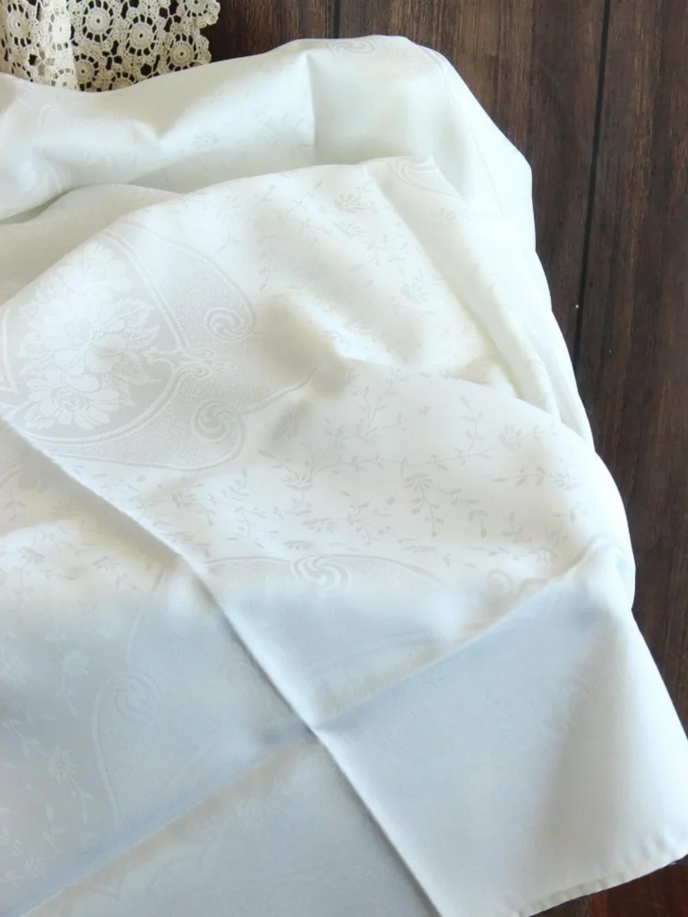 Vintage 1980s 1990s Tablecloth, English White Damask Rectangular, 53